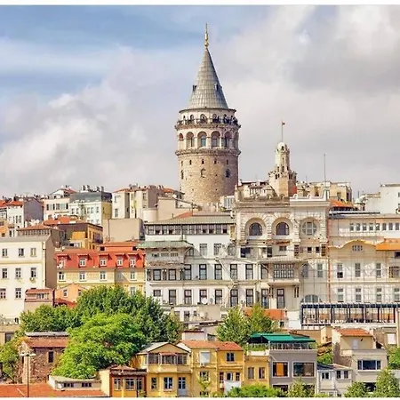 Central Location Taksim And Galata 5 Minutes Apartment Istanbul