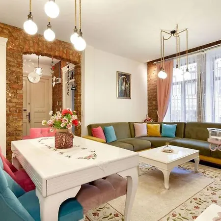 Central Location Taksim And Galata 5 Minutes