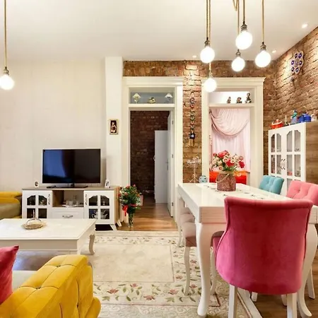 דירה Central Location Taksim And Galata 5 Minutes *