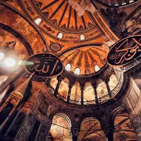 Central Location Taksim And Galata 5 Minutes Апартаменты *