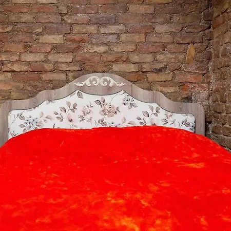 Central Location Taksim And Galata 5 Minutes Апартаменты *