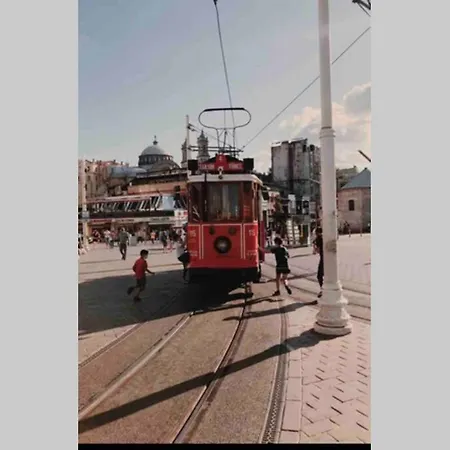 Central Location Taksim And Galata 5 Minutes Апартаменты Стамбул